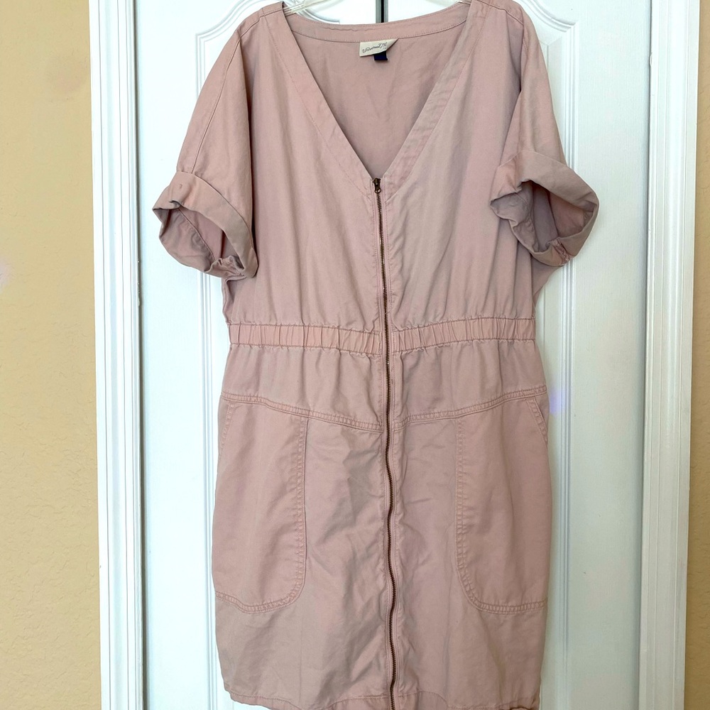 Cute, dusty rose, mini-dress.